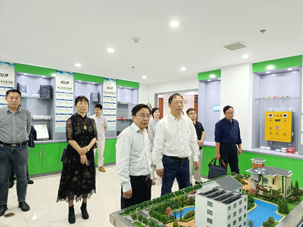 湖南省政协副主席、民建湖南省委会主委赖明勇莅临宝威体育在线走访调研